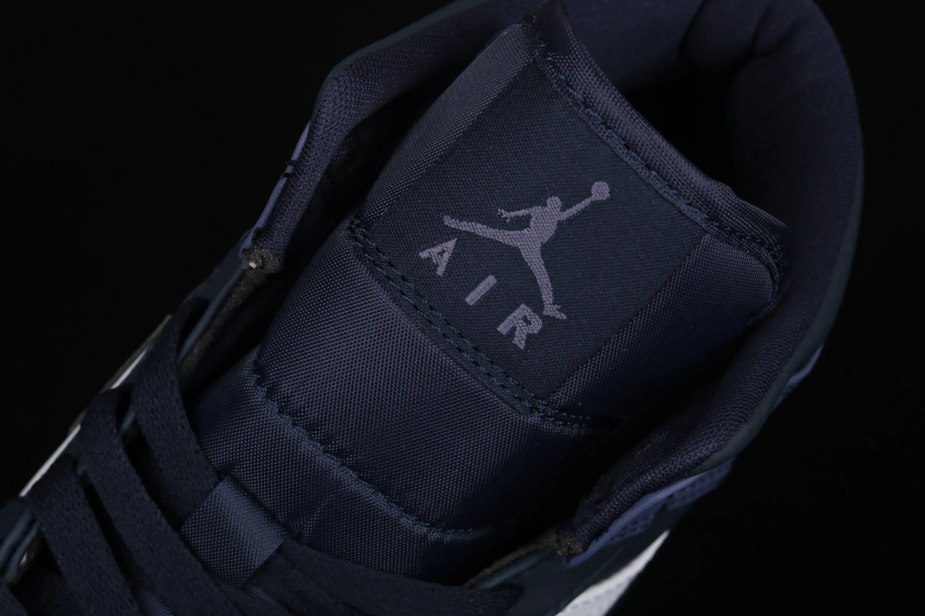 All categories Air Jordan Jordan series basketball shoes Air Jordan 1 Mid Air Jordan 1 Mid AJ1 Joe 1 fashion casual black and blue basketball shoes 554724-445
